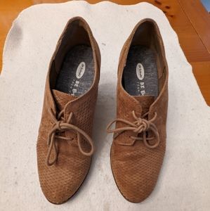 DrScholl's American Lifestyle Collection Coconut 7MI have wide feet and